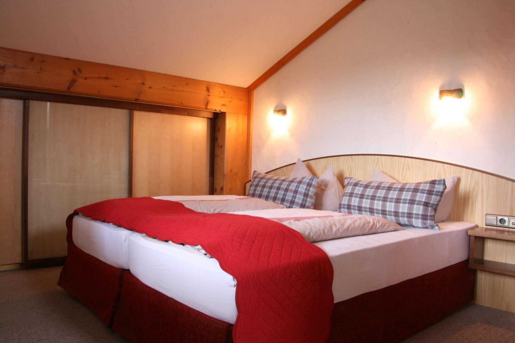 Landhotel Huberhof Швангау Екстериор снимка